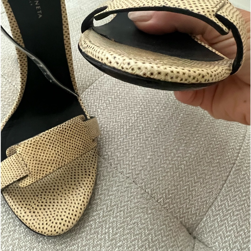 🛍 Bottega Veneta Karung and Metalic Silver Sandal - Picture 7 of 10